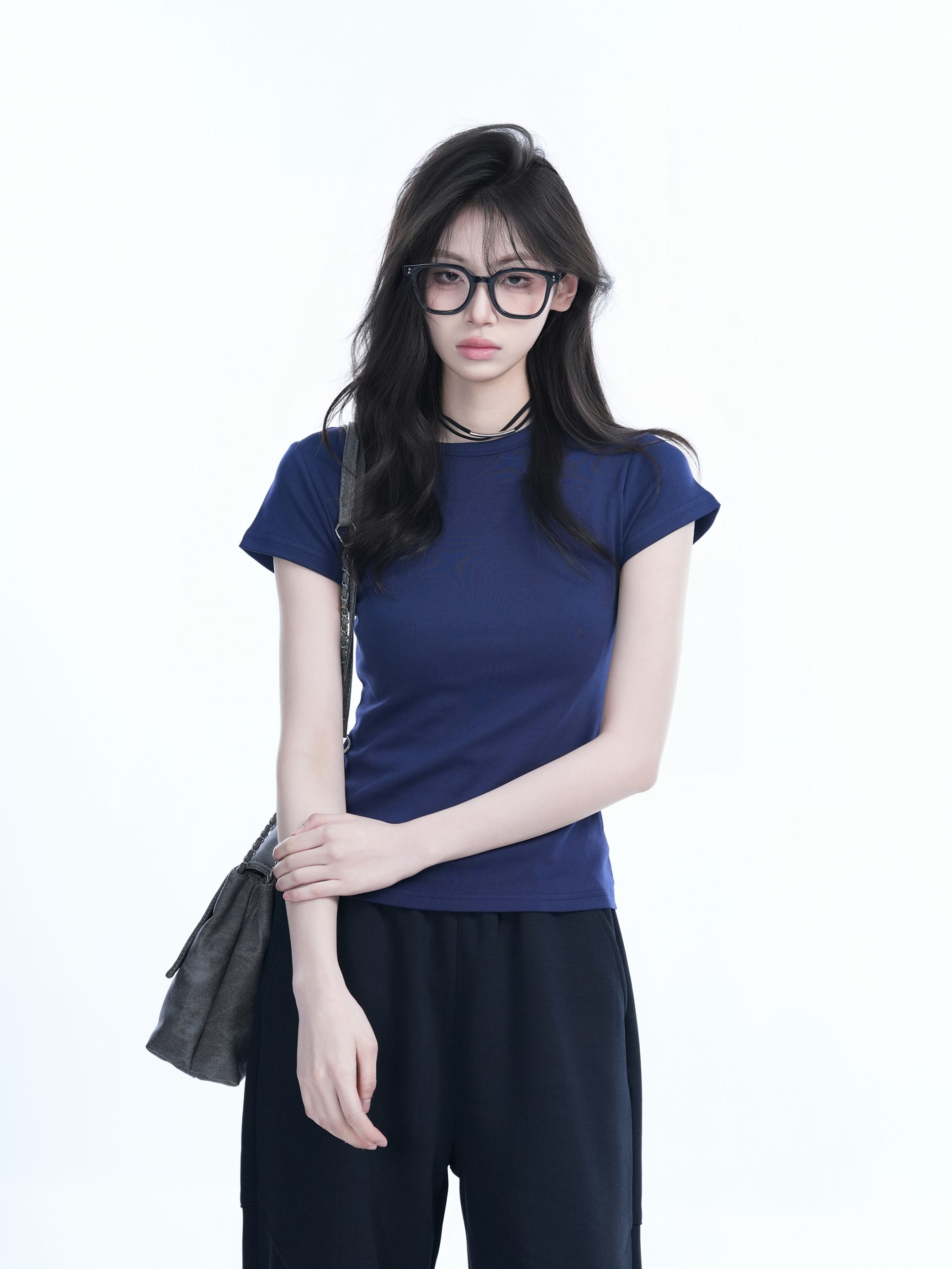 Minimalist Solid Color Short-Sleeve T-Shirt for Women - Slim Fit, Waist-Cinching Flattering Base Top, Perfect for Y2K Style