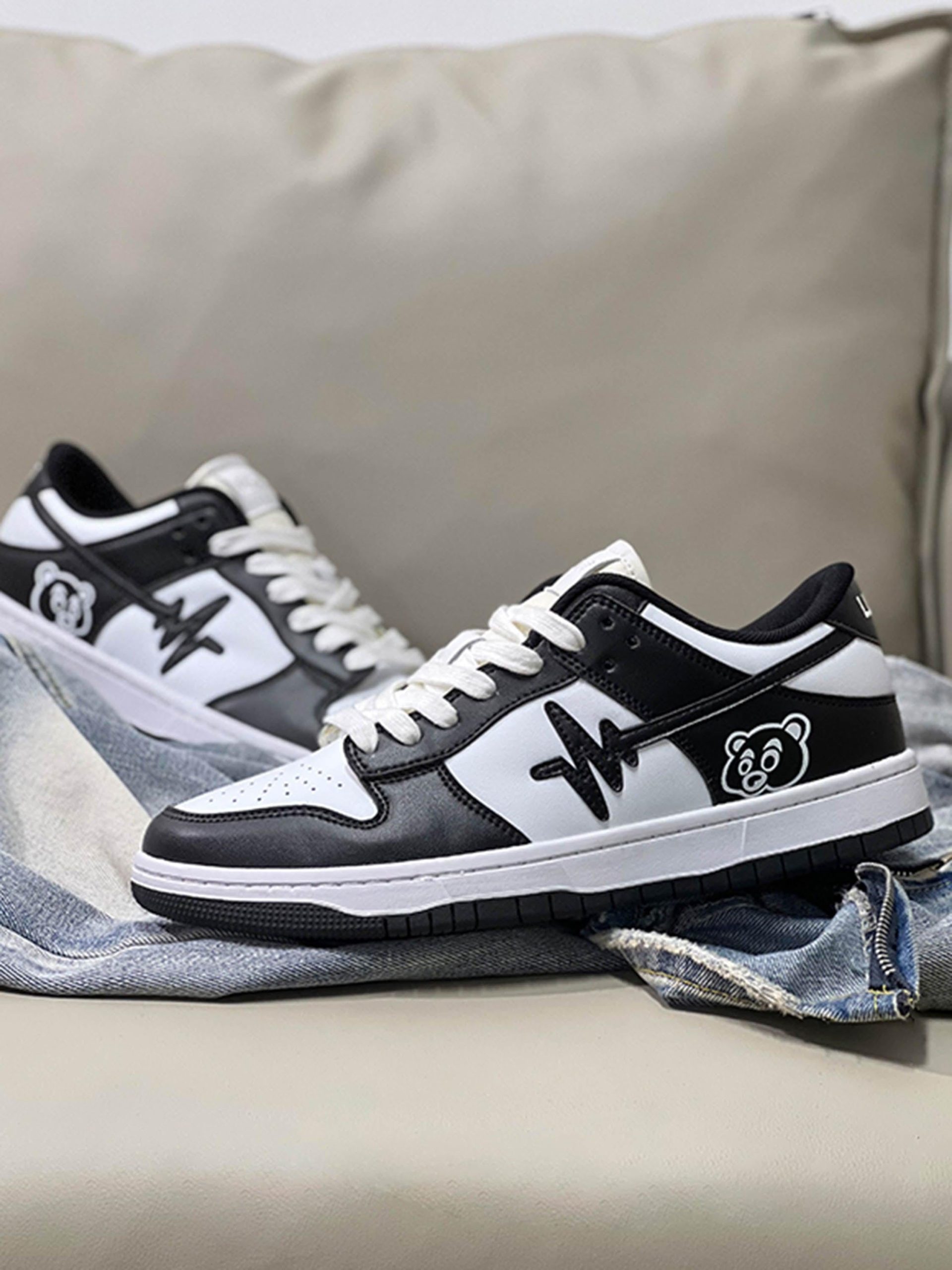 Concert Outfit American Retro Casual Sneakers Concert Outfit American Retro Casual Sneakers