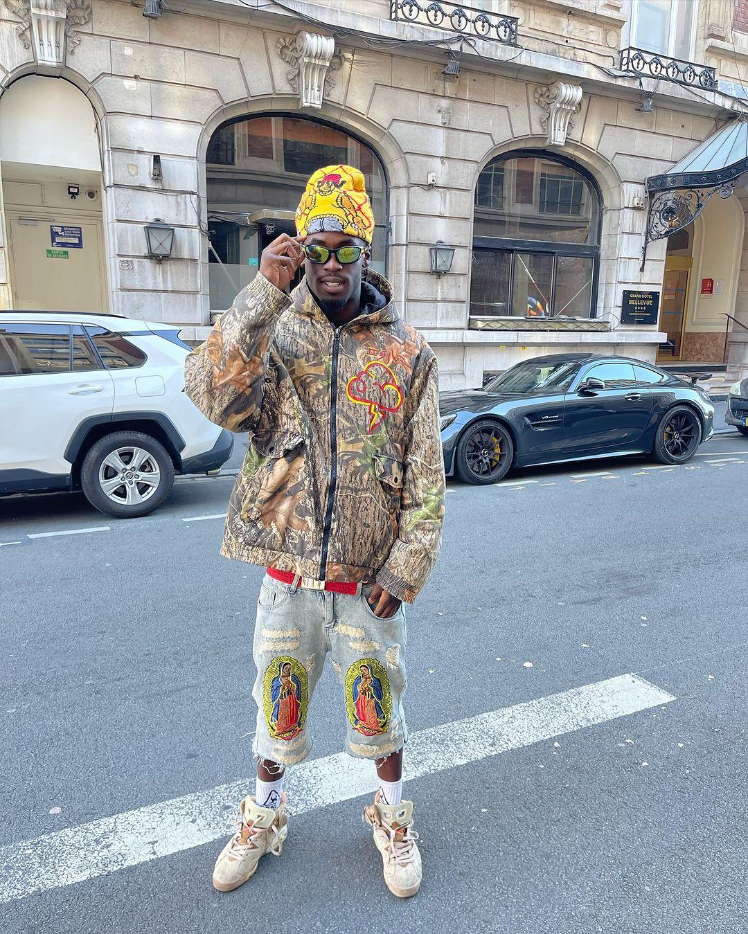 Concert Outfit American Street Ripped Jeans Concert Outfit American Street Ripped Jeans