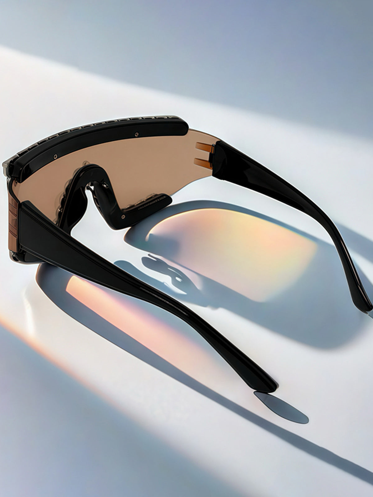 Concert Outfit Chain-Embellished Sunglasses Concert Outfit Chain-Embellished Sunglasses