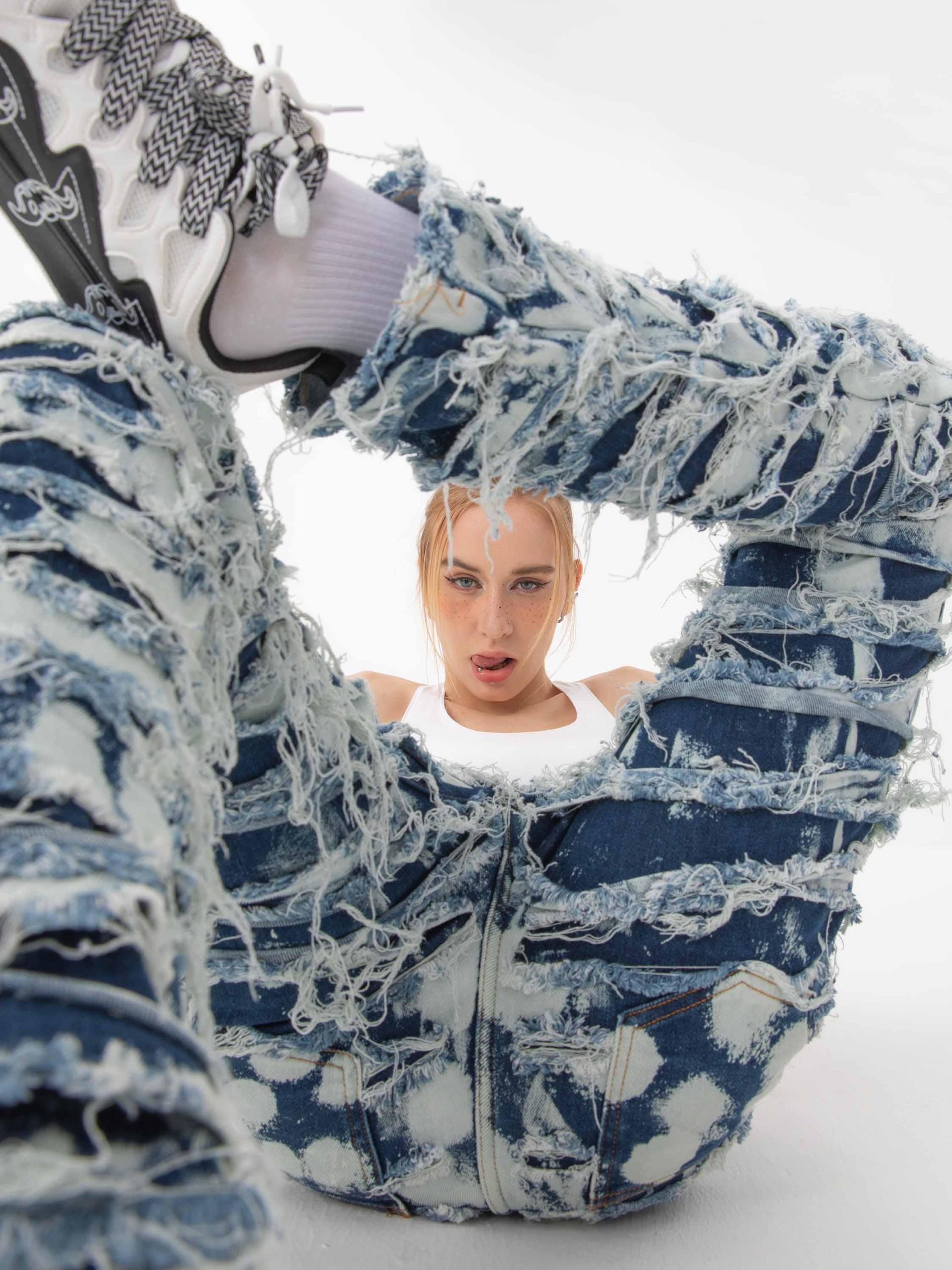 Concert Outfit High Street Washed Slim Fit Jeans Concert Outfit High Street Washed Slim Fit Jeans