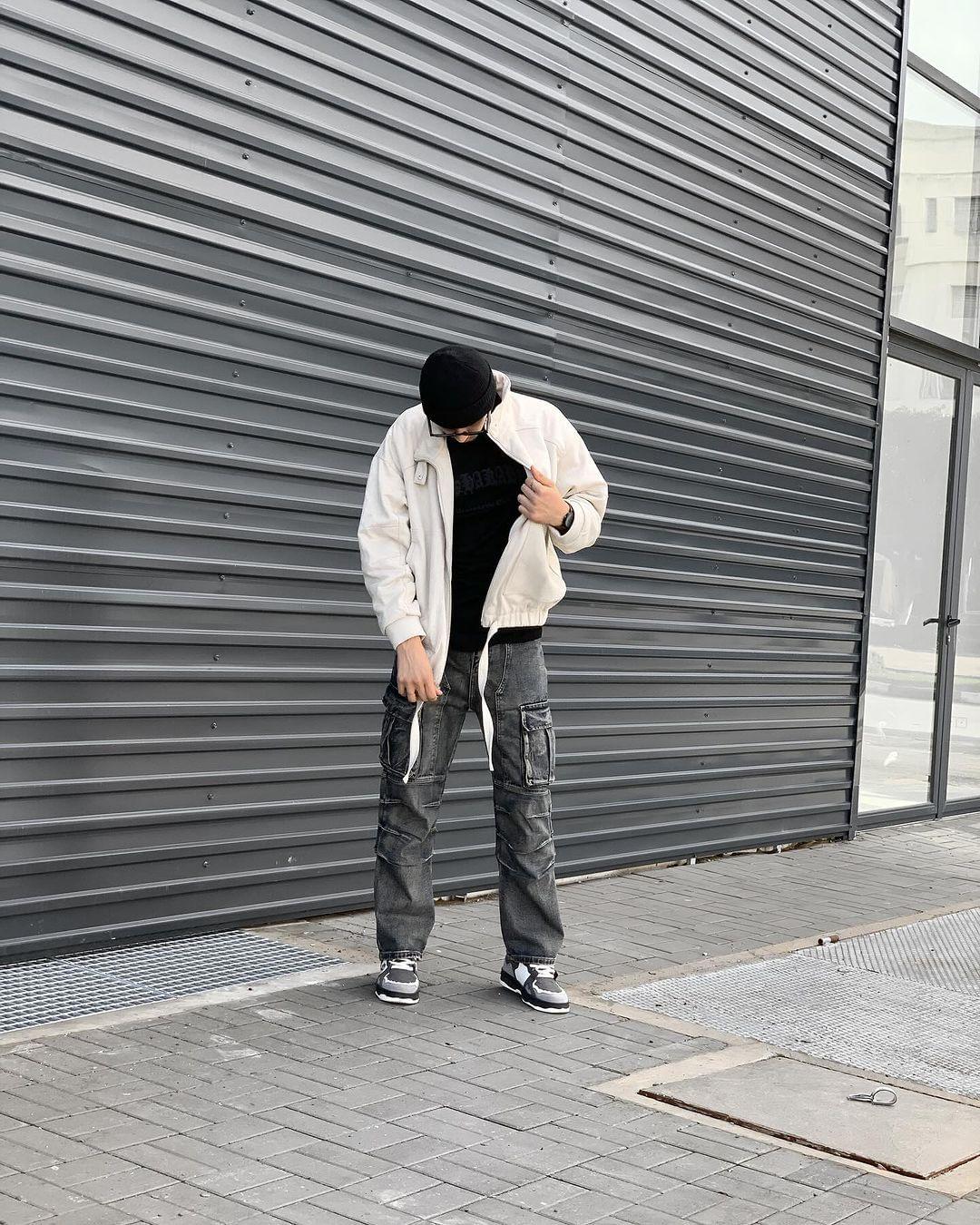 Concert Outfit Washed And Distressed Multi-Pocket Jeans Concert Outfit Washed And Distressed Multi-Pocket Jeans