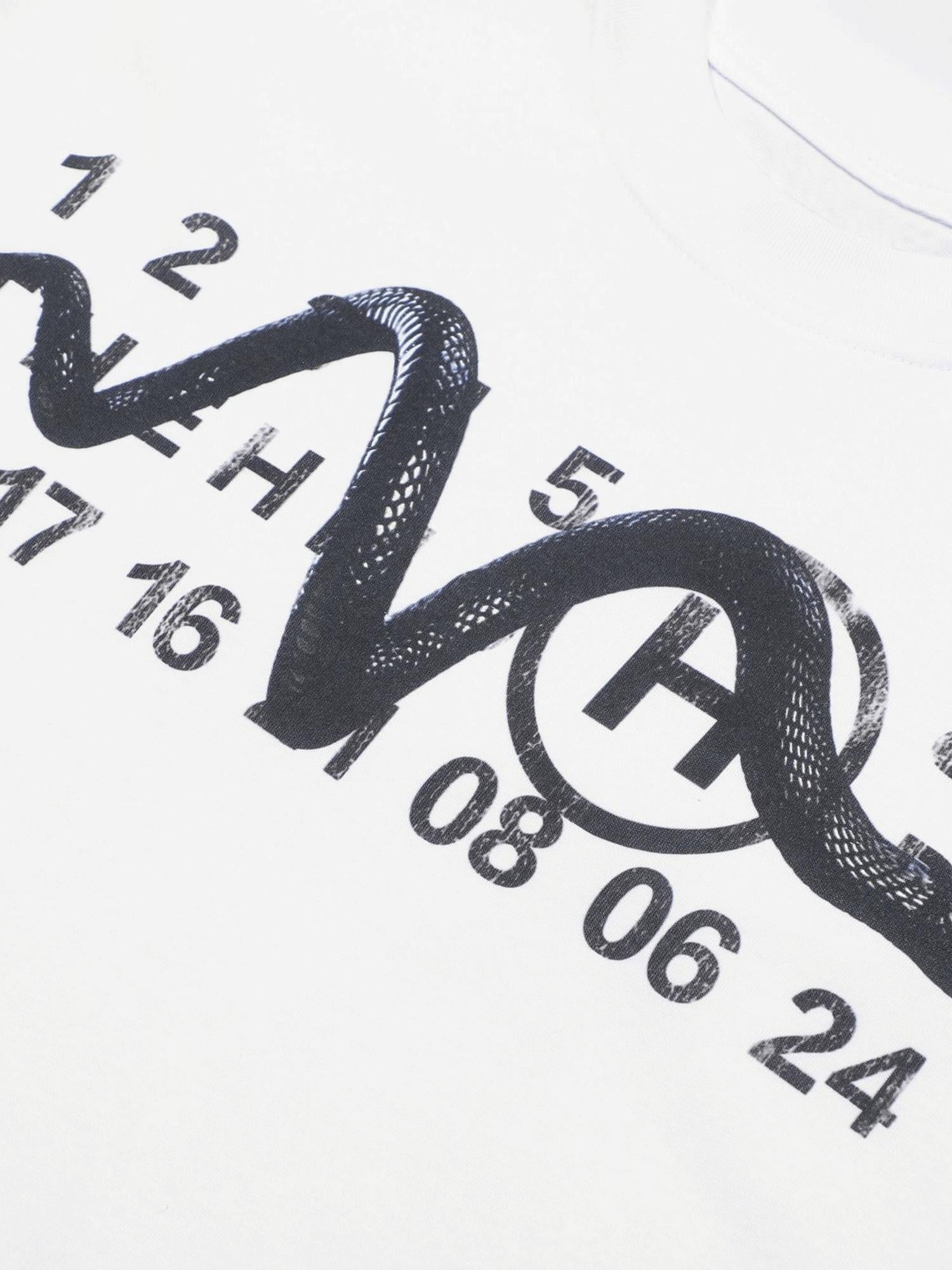 Concert Outfit Washed Digital Art Street Rap T-Shirt Concert Outfit Washed Digital Art Street Rap T-Shirt