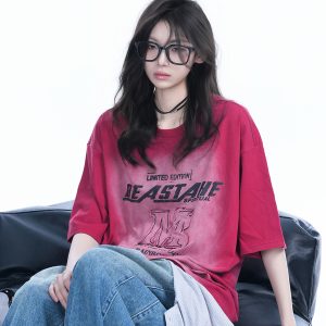 American Retro Gradient Red Short-Sleeve T-Shirt for Women, Unique Loose Fit with Embroidery, Y2K Inspired Fashion Top