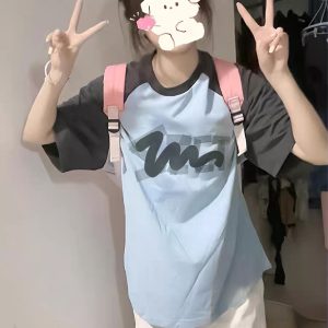 American Retro Raglan Short-Sleeve T-Shirt for Women - Summer 2025 Stylish Top for Middle & High School Students