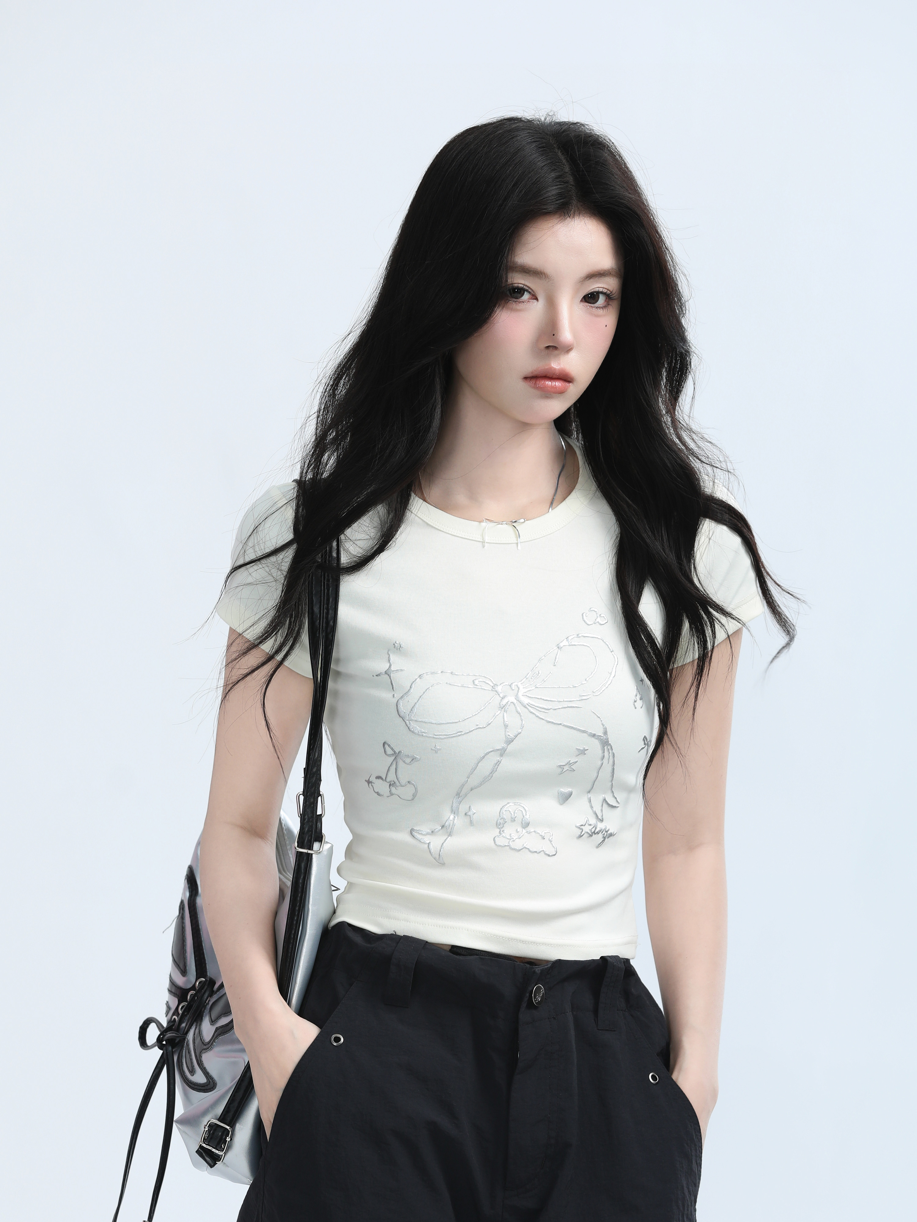 Black Short-Sleeve T-Shirt for Women - American Retro Style with Bow Design - Slim Fit Summer Top for Spicy Girls