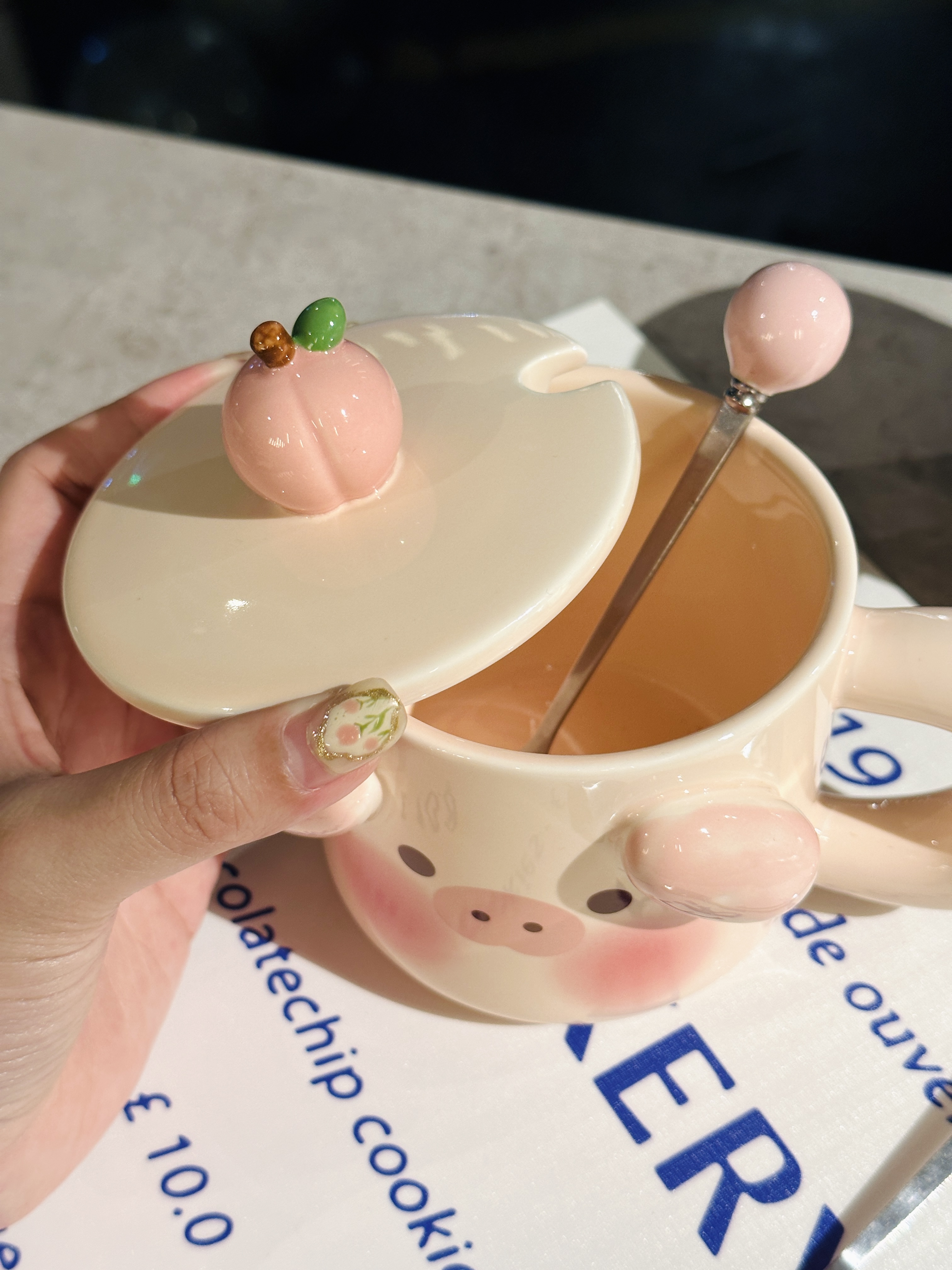 Cute Birthday Pig Ceramic Mug with Lid and Spoon - Adorable Heart Design, Creative Gift for Couples and Girls, Perfect Coffee Water Cup