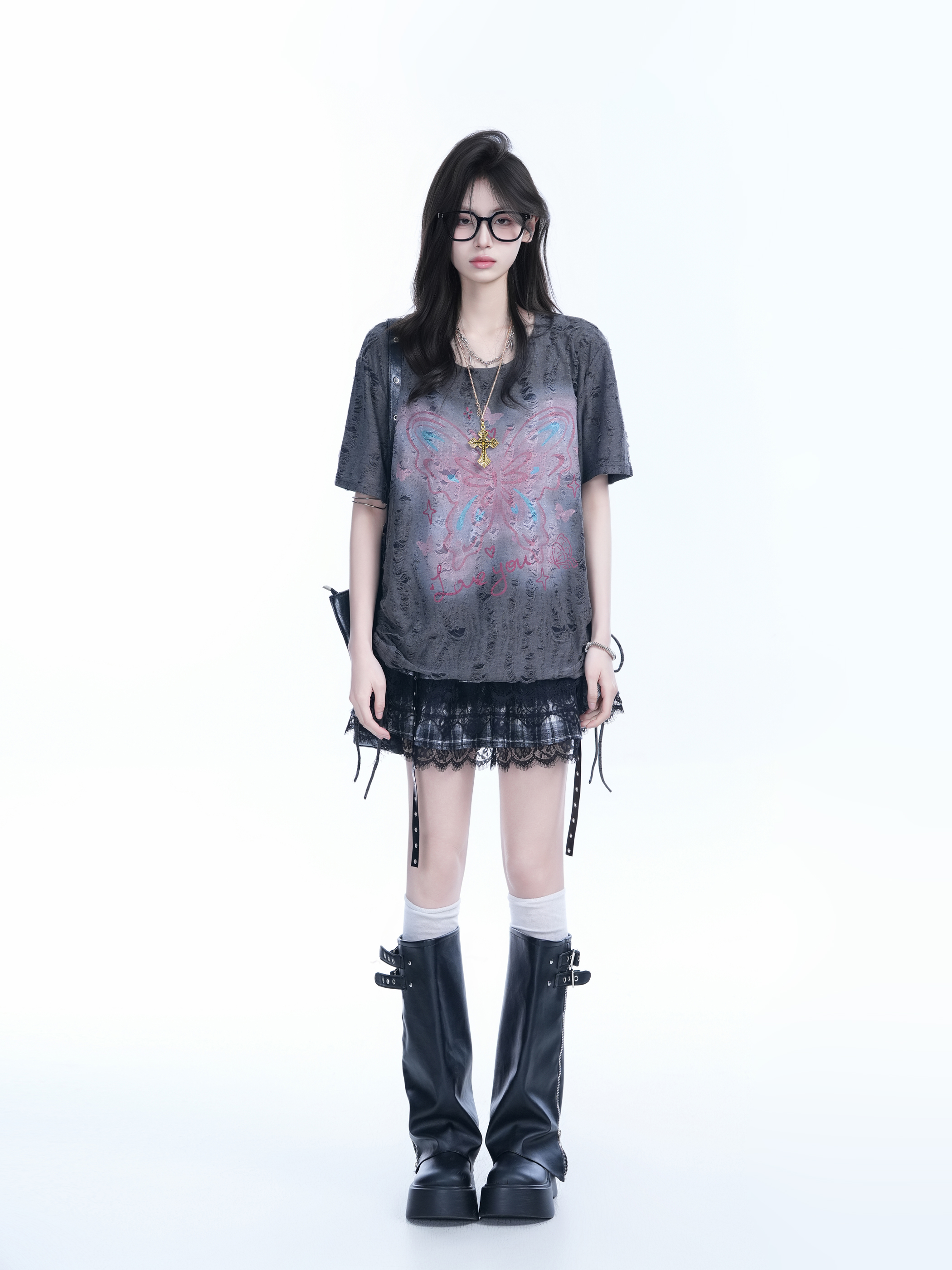 Distressed Butterfly Short-Sleeve T-Shirt with "Sit and Eat Until the Mountains are Empty" Graphic – Trendy American Style, Casual Fit