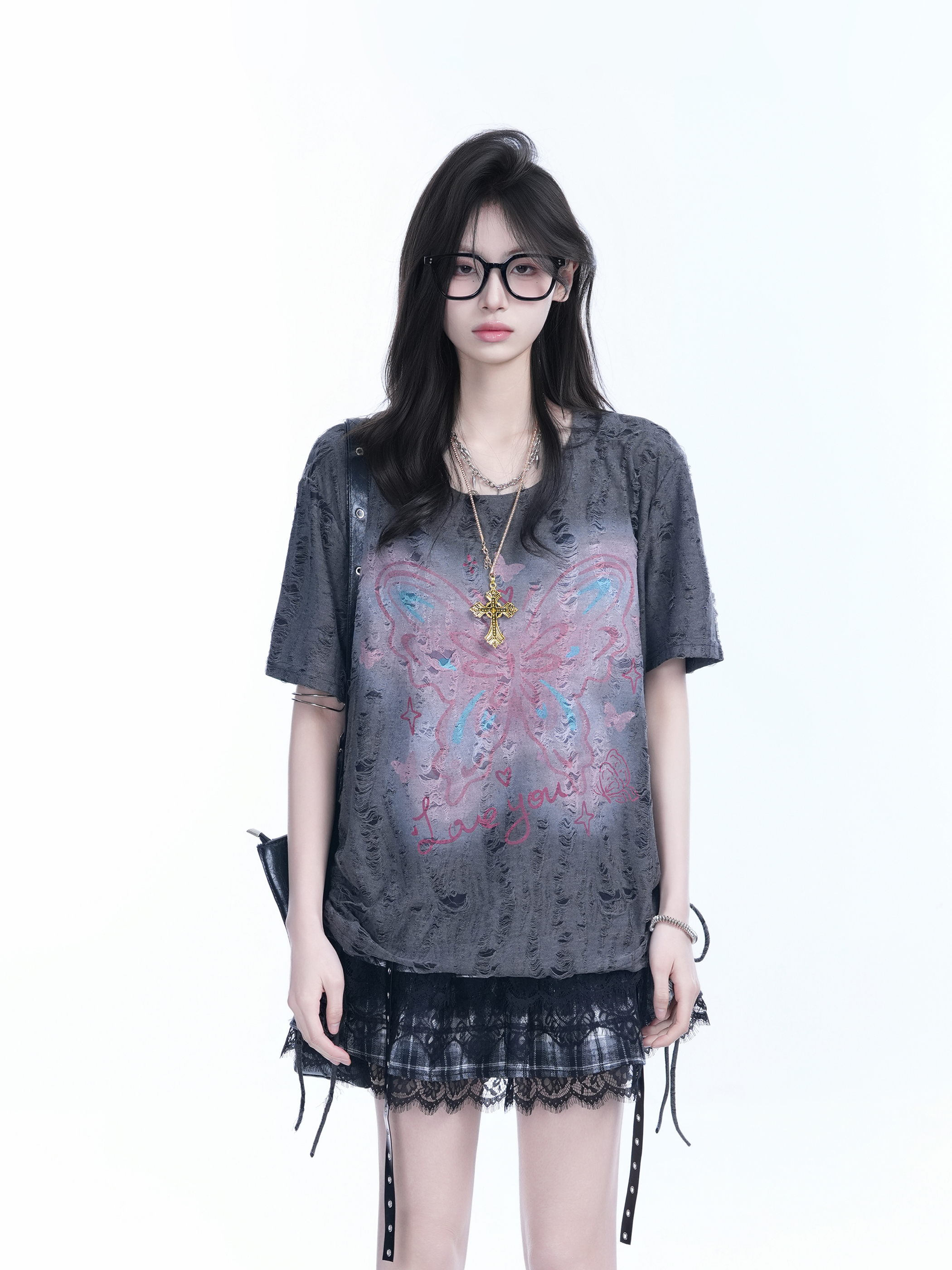 Distressed Butterfly Short-Sleeve T-Shirt with "Sit and Eat Until the Mountains are Empty" Graphic – Trendy American Style, Casual Fit