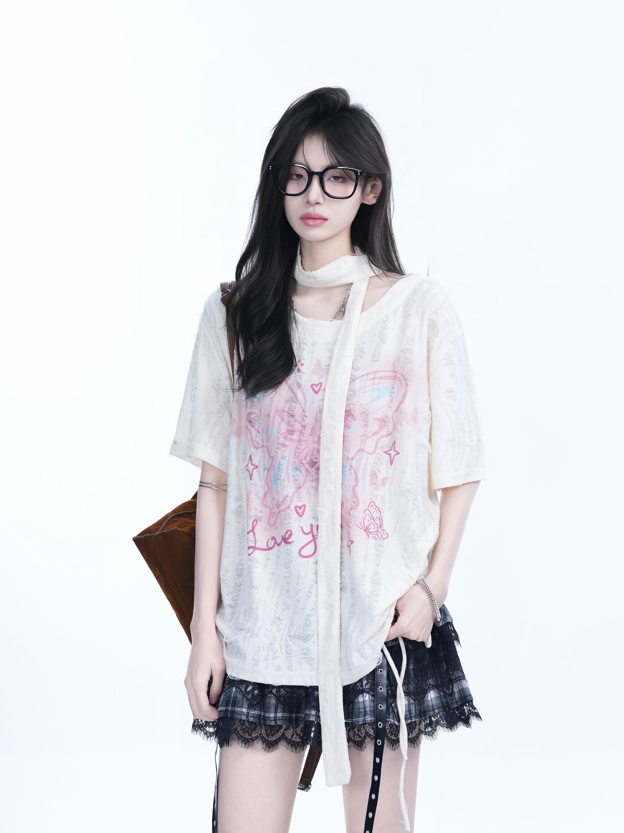 Distressed Butterfly Short-Sleeve T-Shirt with "Sit and Eat Until the Mountains are Empty" Graphic – Trendy American Style, Casual Fit