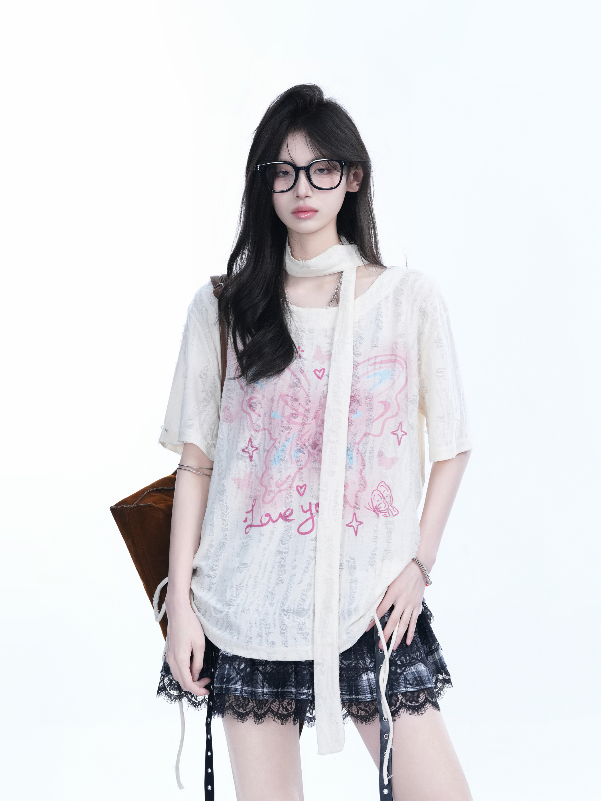 Distressed Butterfly Short-Sleeve T-Shirt with "Sit and Eat Until the Mountains are Empty" Graphic – Trendy American Style, Casual Fit