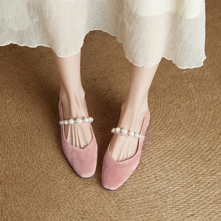 Elegant French Square-Toe Pearl Strap Mary Jane Shoes - Italian Style Shallow Mouth Flats for Chic Fashion Looks