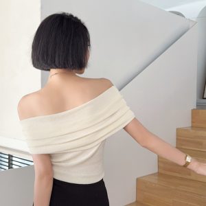 French Vintage Off-Shoulder Short Sleeve Knitted Top for Women - Light Fabric Slim-Fit Versatile Base Layer for Spring and Summer