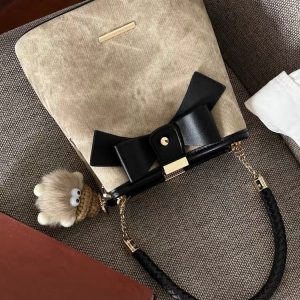 High-End Retro Artistic Bucket Bag for Women - Casual Versatile Shoulder Crossbody Bag for Autumn Winter 2024