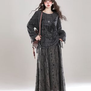Holey Relaxed Long-Sleeve T-shirt for Women - Wasteland Style Spring Chic Sun Protection Loose Cover-Up Top