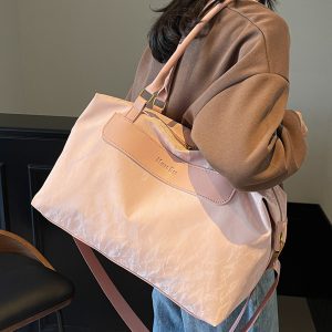 Large Capacity Women's Handbag - Fashionable Lightweight Travel Bag for Business Trips and Fitness - Stylish Storage Solution