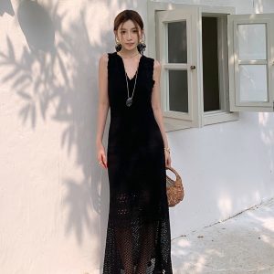 Lightweight High-Waisted V-Neck Hollow Knit Dress for Women - Slim Fit Long Skirt Perfect for Spring and Summer Style