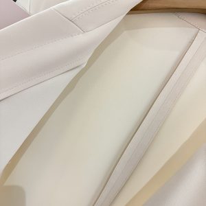 Lightweight Off-White Women's Suit Jacket - Stylish Minimalist Blazer for Summer Commuting, Fashionable 2025 Design