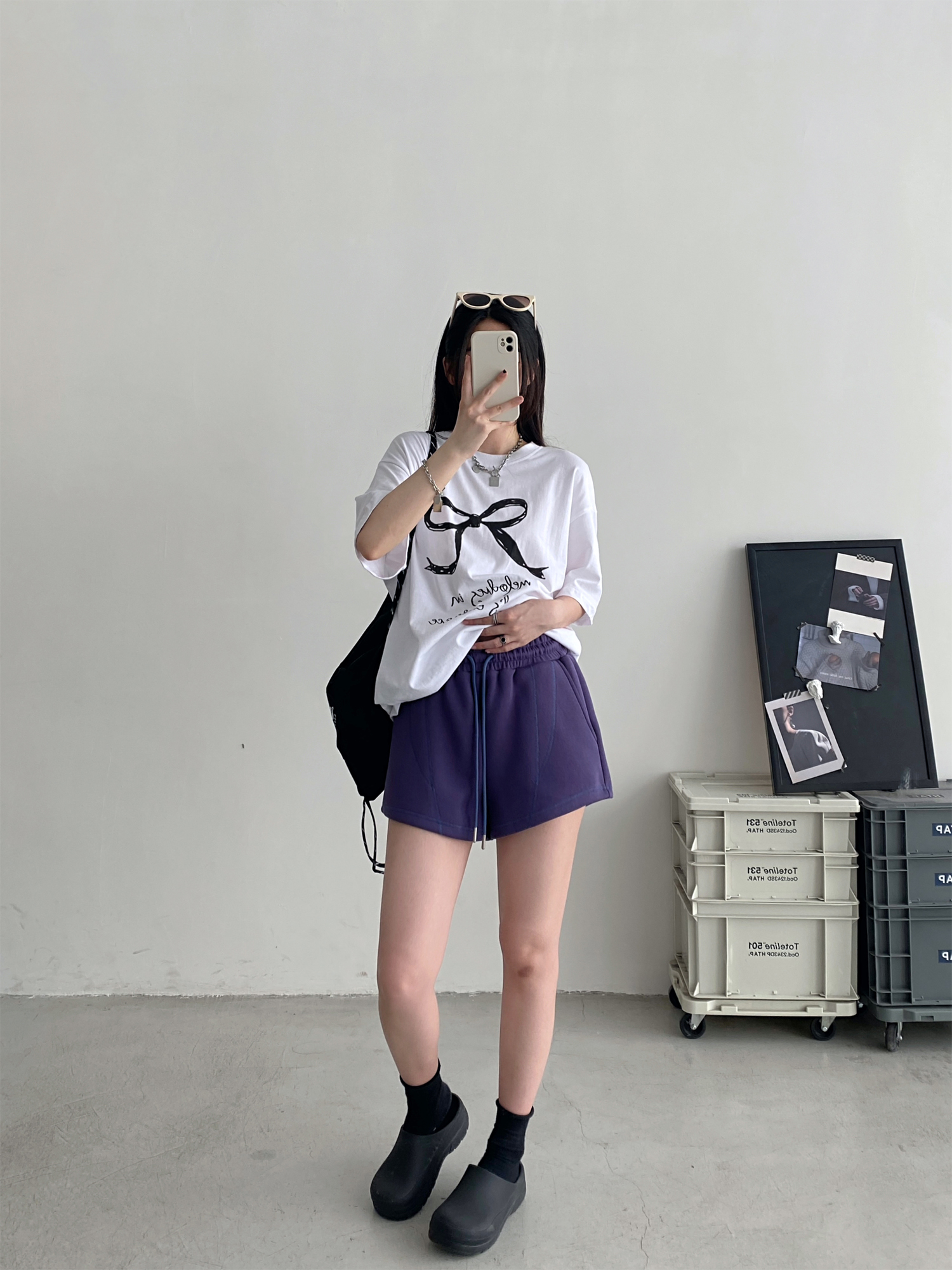 Loose-Fitting Casual Summer Shorts for Outdoor Wear - Comfortable Sports Sweatpants in Sun Grapefruit Color