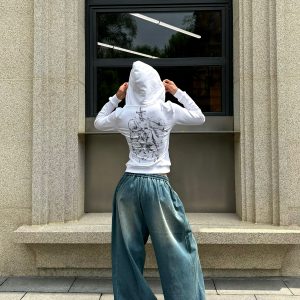 Millennium Street Music Score Embroidery Portrait Gradient Print Waist-Defining Slim Fit Hoodie for Trendy Streetwear Style