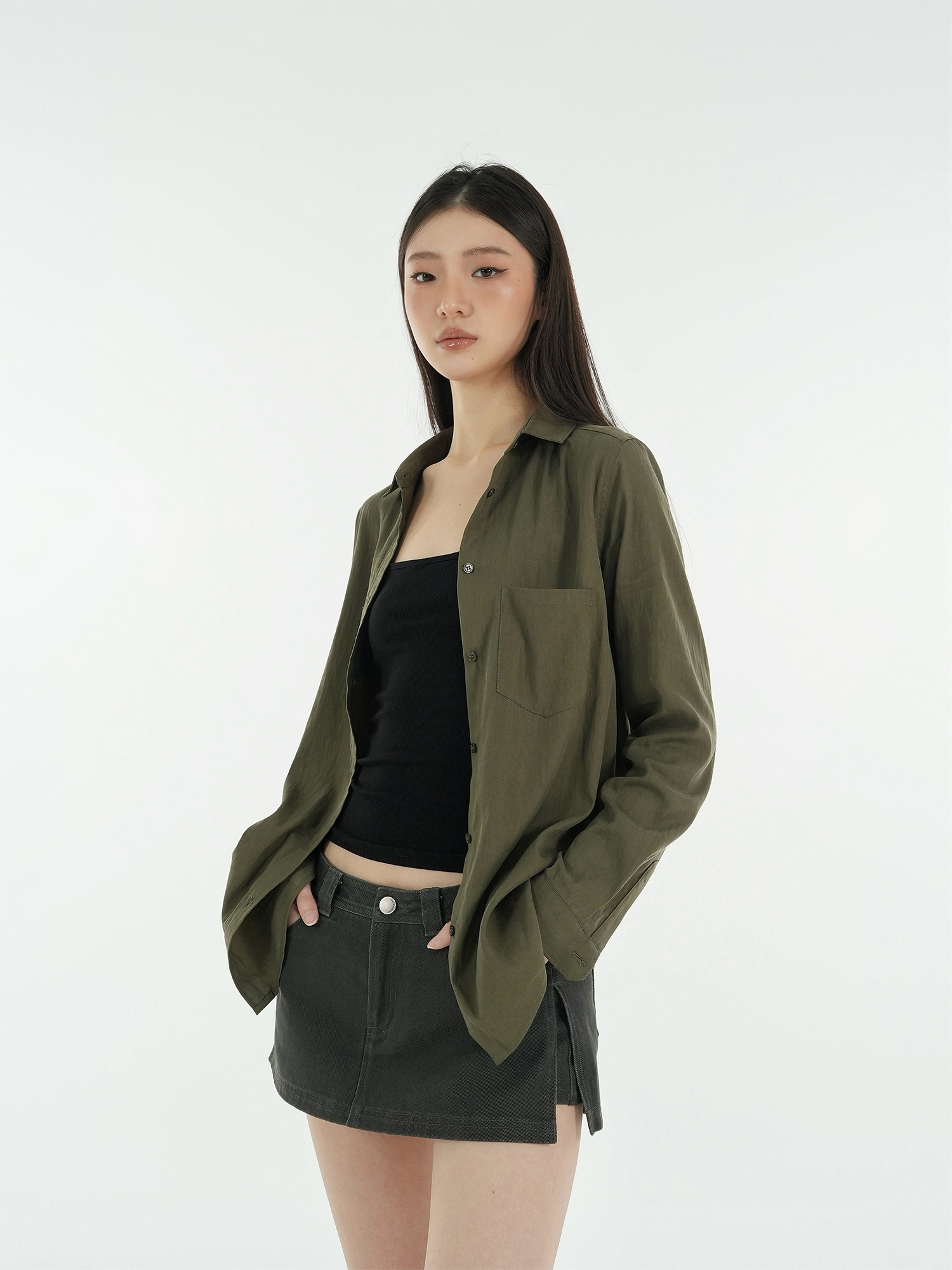 Minimalist Vintage Long-Sleeve Shirt - Slightly Loose Fit, Retro Style for Effortless Chic Fashion