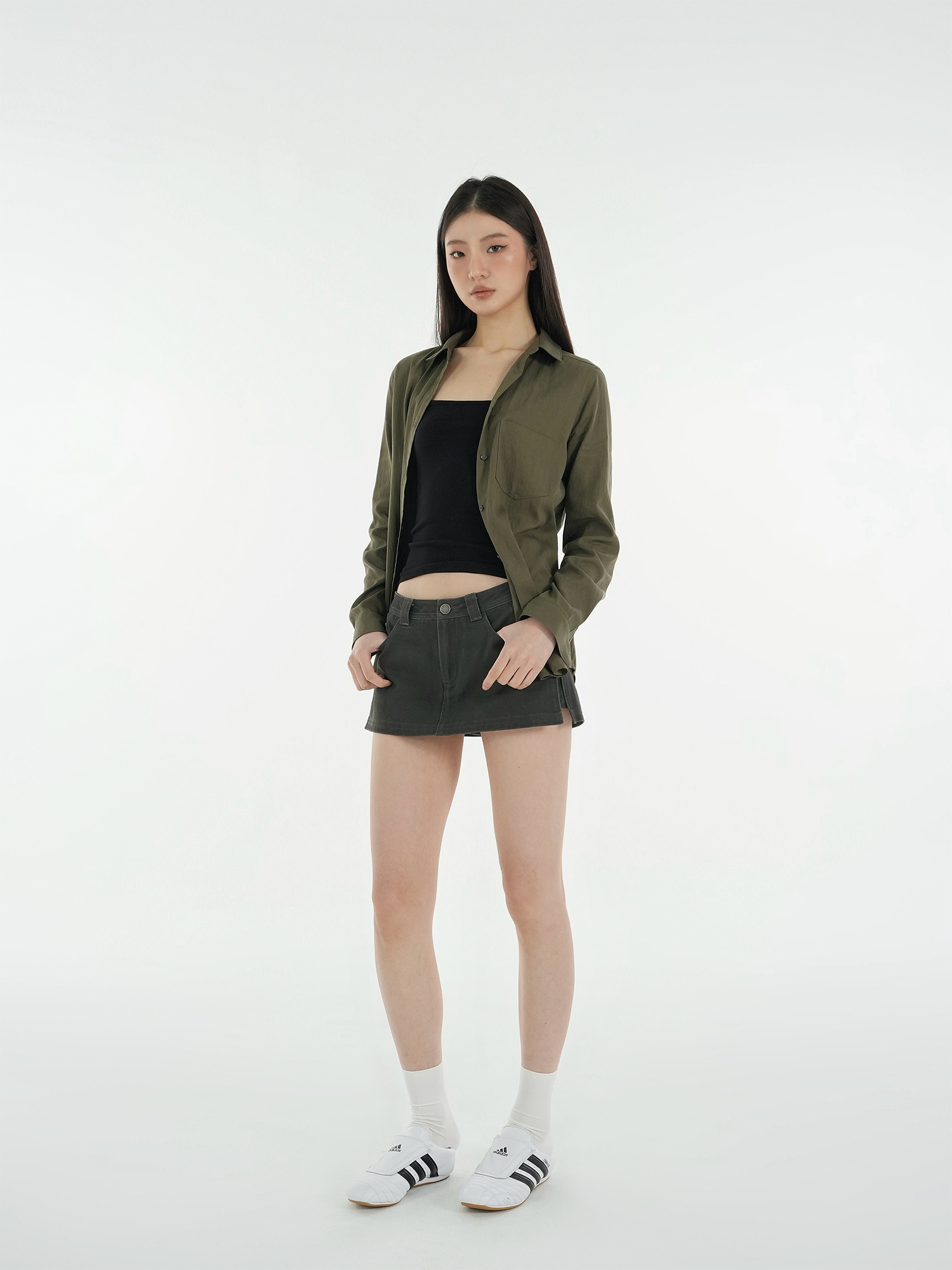 Minimalist Vintage Long-Sleeve Shirt - Slightly Loose Fit, Retro Style for Effortless Chic Fashion