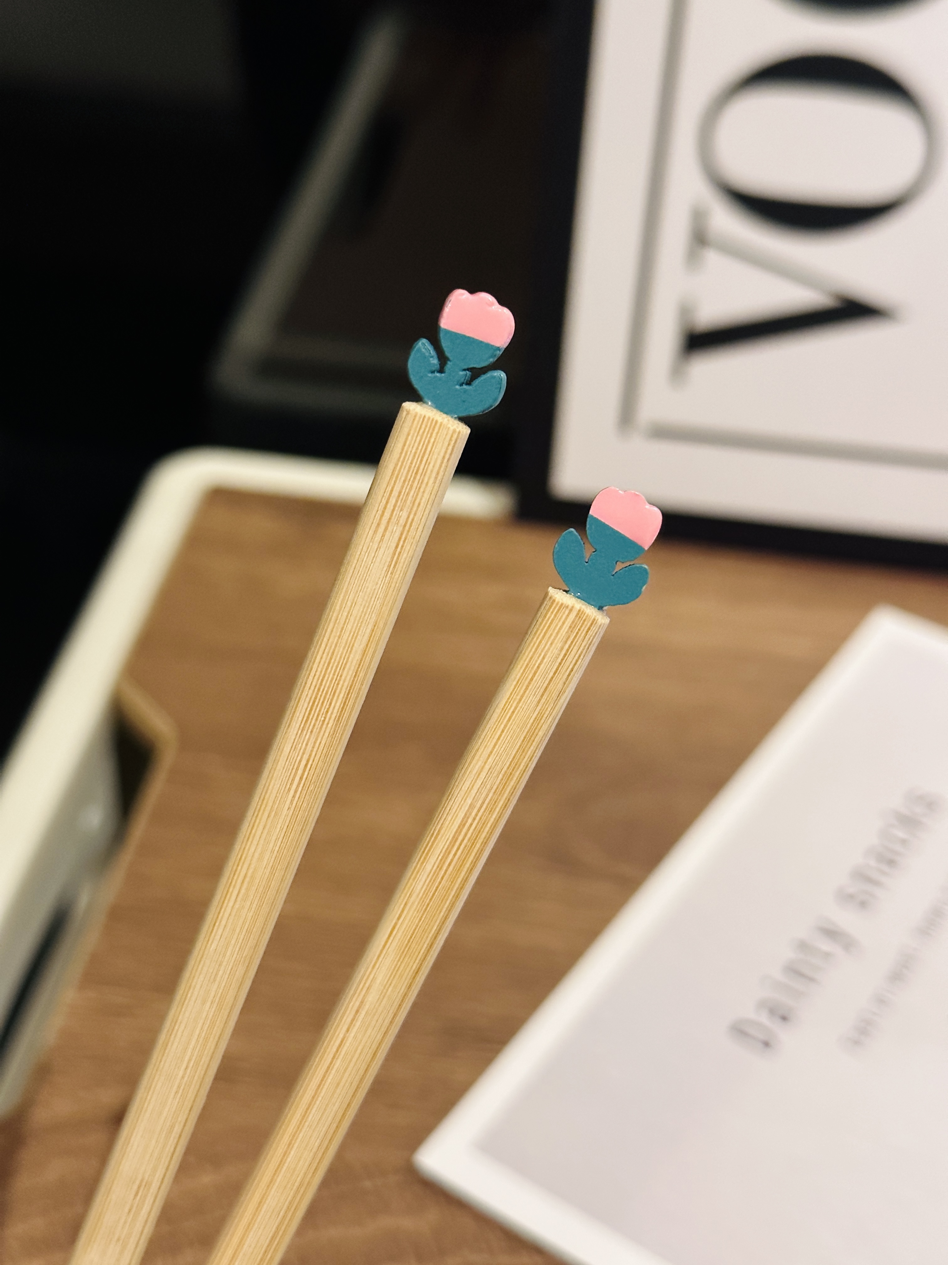 Natural Bamboo Tulip Chopsticks for One, Unpainted Non-Slip Design, Eco-Friendly Chinese Tableware, Anti-Mold Kitchen Utensils