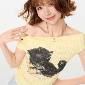 Off-Shoulder Retro Printed T-Shirt for Women, Drop Shoulder, Waist-Cinching, Slimming Summer Top, Y2K Style
