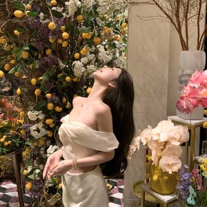 Off-White Strapless Top and Skirt Two-Piece Set for Women - Summer Floral Design, Perfect for Sakura Season Fashion