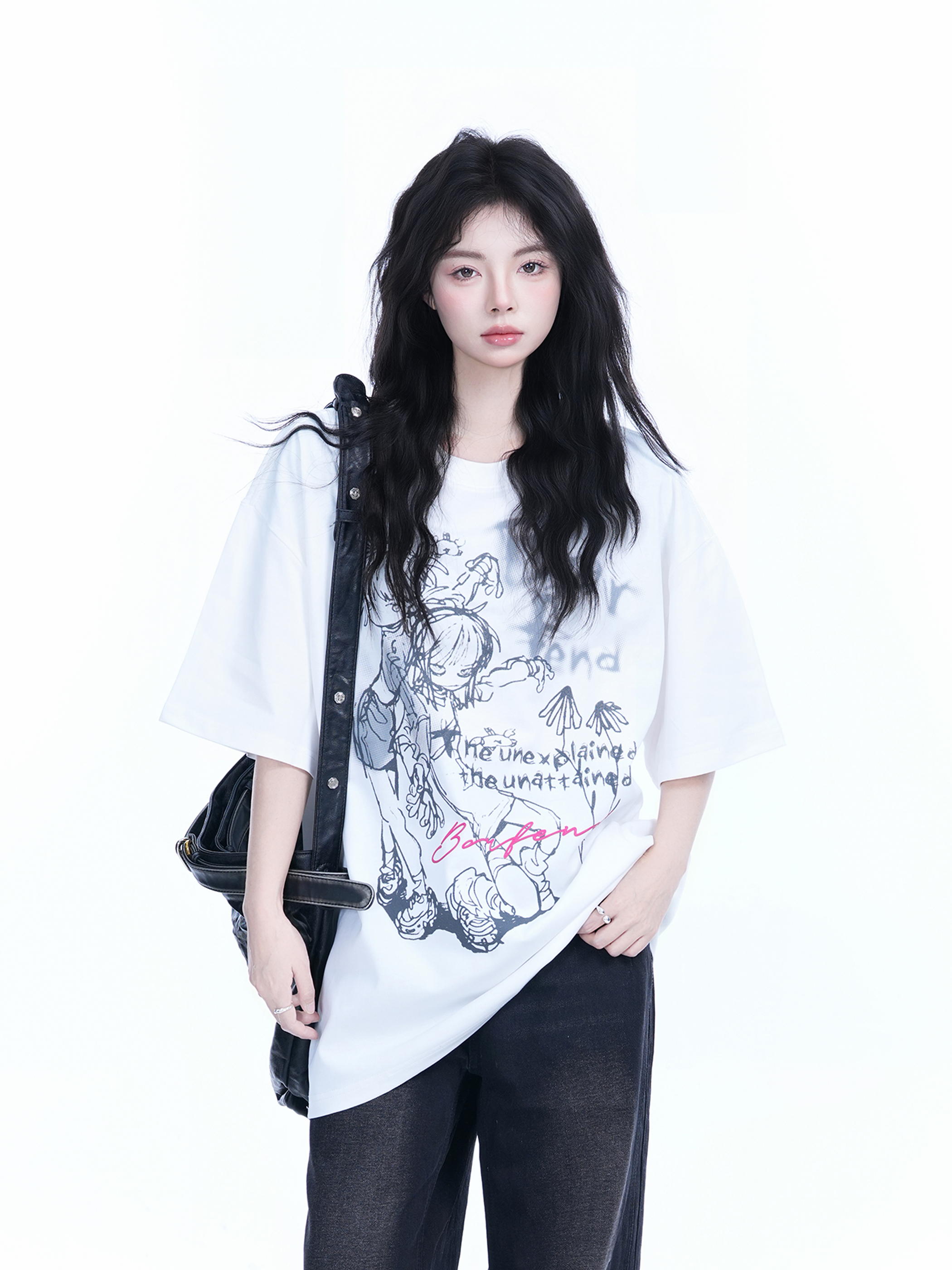 Oversized Black Short Sleeve T-Shirt for Women - American Street Style, Casual Cotton Tee with "Sit and Eat Until the Mountains Are Empty" Print