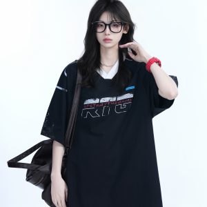 Oversized V-Neck Short Sleeve T-Shirt for Women - American Street Style with "Sit and Eat Until the Mountains Are Empty" Graphic