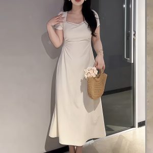 Plus-Size French Hepburn-Style Black Square-Neck Dress for Women - Elegant Summer Little Black Dress for Social Events