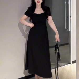 Plus-Size French Hepburn-Style Black Square-Neck Dress for Women - Elegant Summer Little Black Dress for Social Events