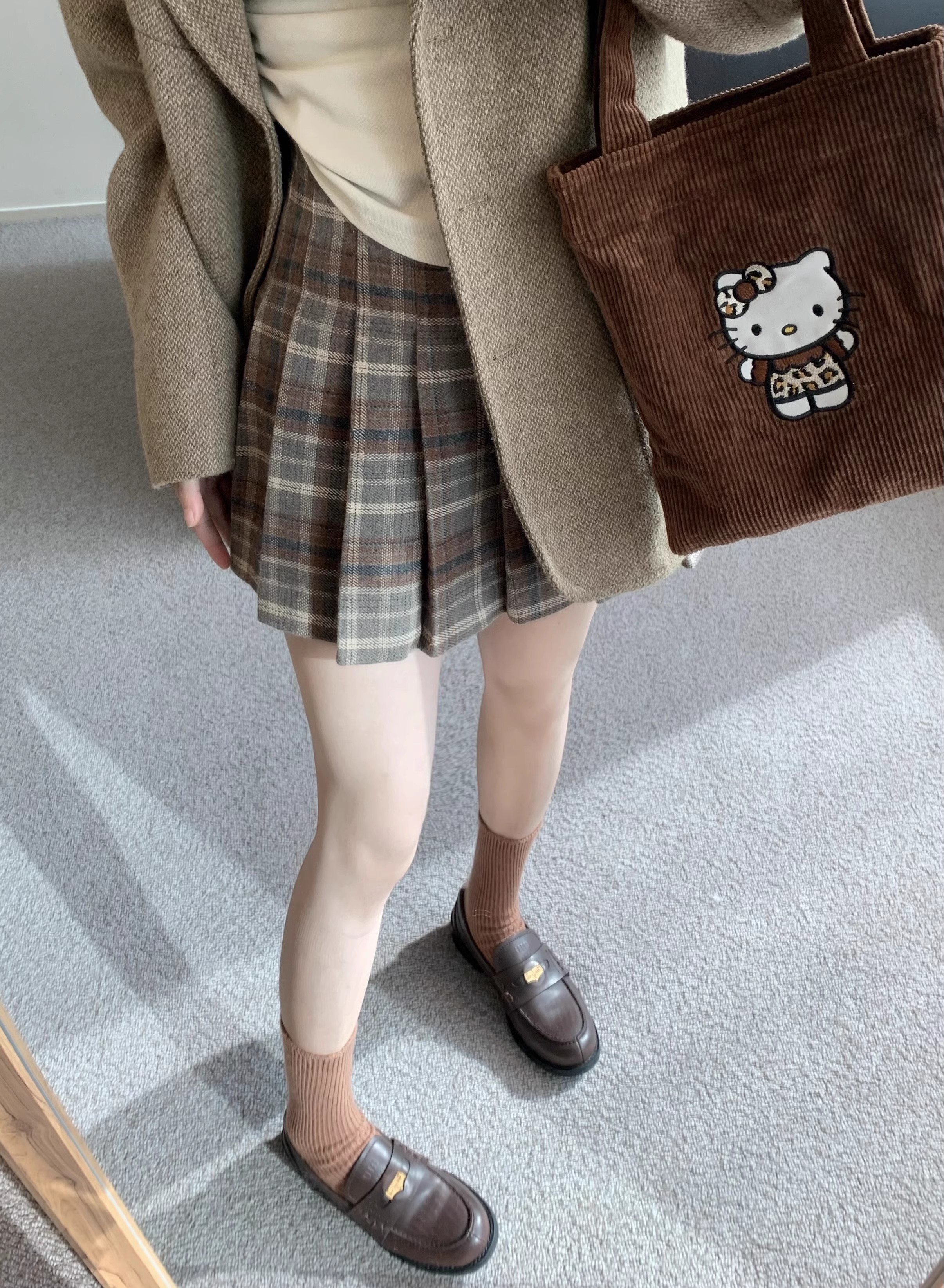 Plus Size High-Waisted A-Line Plaid Wool Pleated Skirt for Autumn Winter - Flattering Short Skirt for Curvy Women and Students