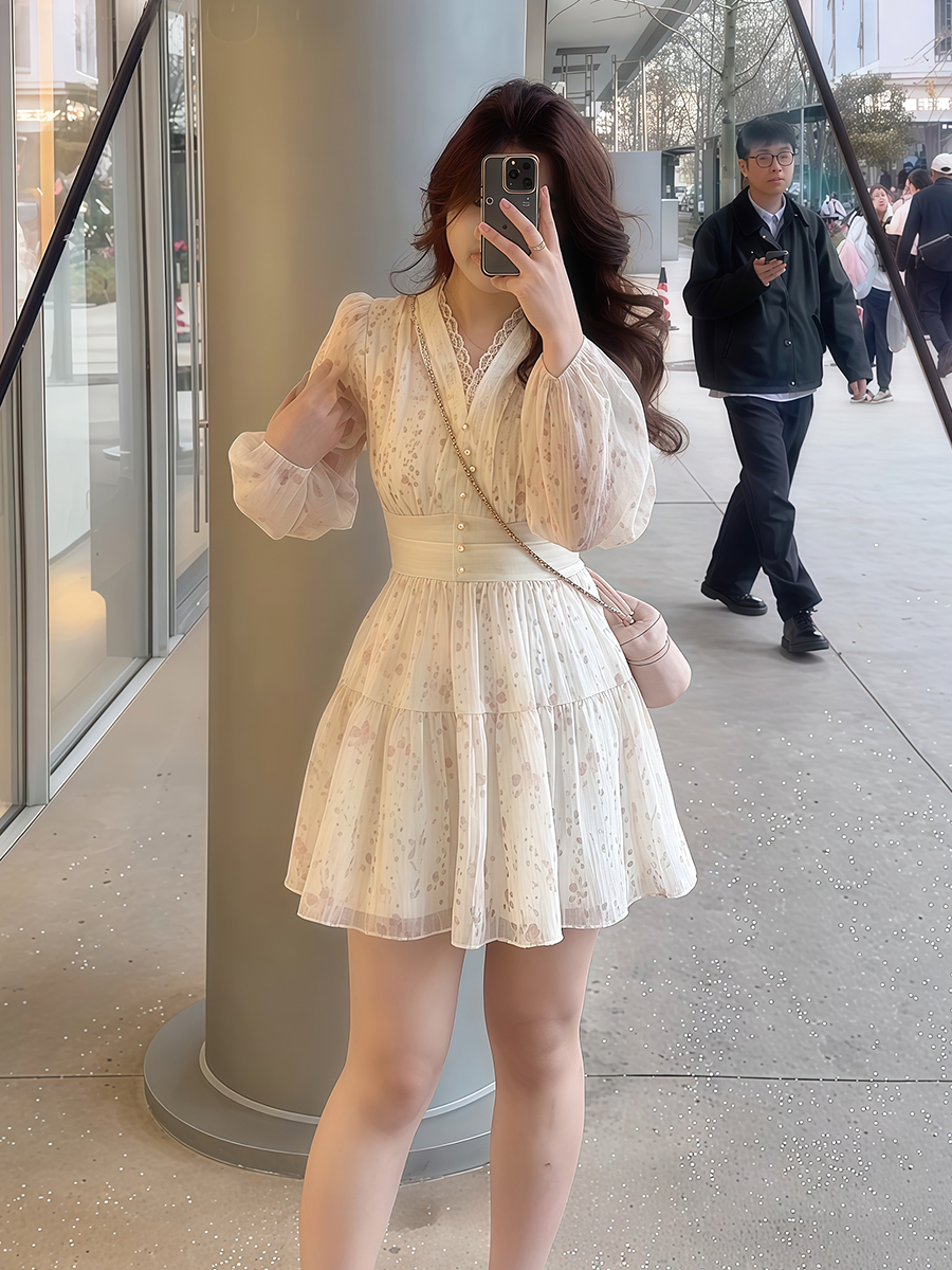 Plus-Size Women's French Vintage Lace Floral Dress - Spring Style, Waist-Cinching & Flattering for Curvy Women, Boho Chic
