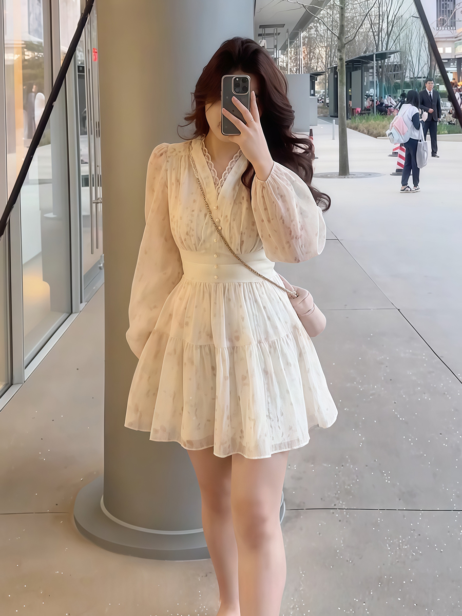 Plus-Size Women's French Vintage Lace Floral Dress - Spring Style, Waist-Cinching & Flattering for Curvy Women, Boho Chic