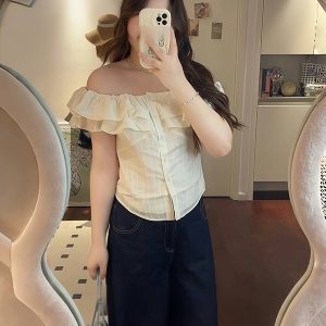 Plus Size Women's Ruffled Off-Shoulder Short Sleeve Shirt - Flattering Summer Style for Curvy Women