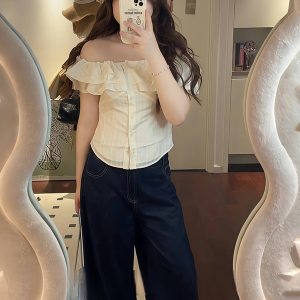 Plus Size Women's Ruffled Off-Shoulder Short Sleeve Shirt - Flattering Summer Style for Curvy Women