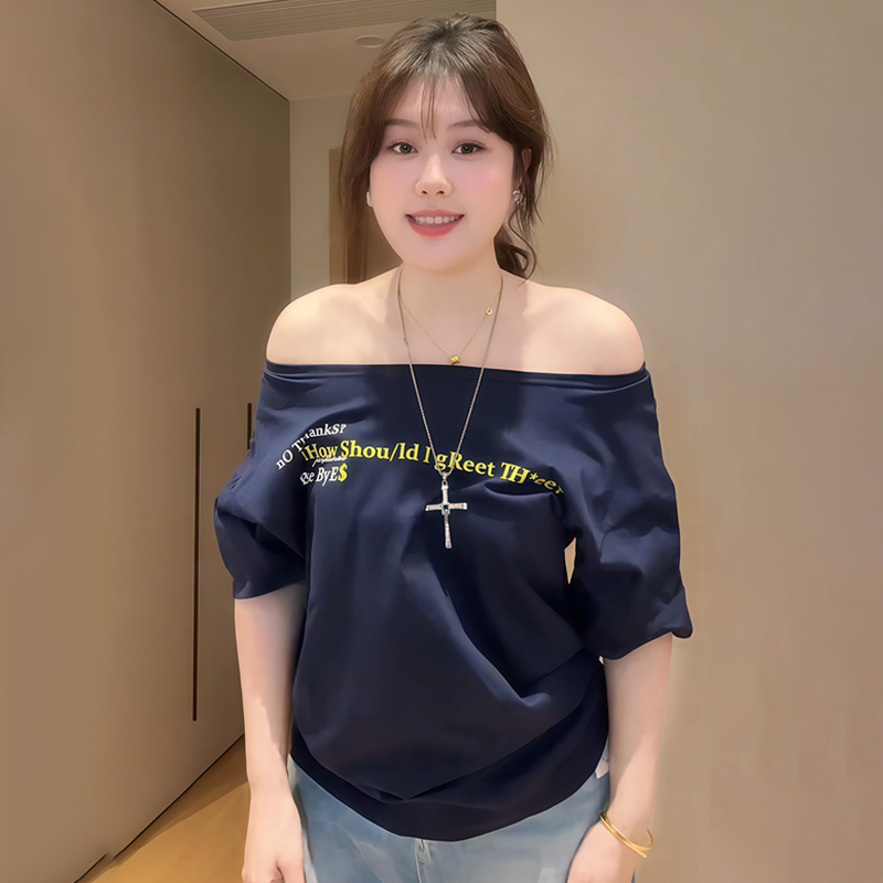 Plus-Size Women's Vintage Off-Shoulder Short Sleeve T-Shirt, Loose-Fitting Summer Top for Curvy Figures, Chic and Slimming Style