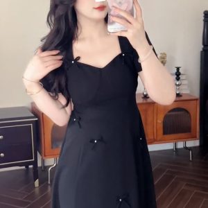 Plus-Size Women's Waist-Cinching Little Black Dress, French Tea Break Style, Summer Collection for Curvy Fashion, Chic Niche Design.