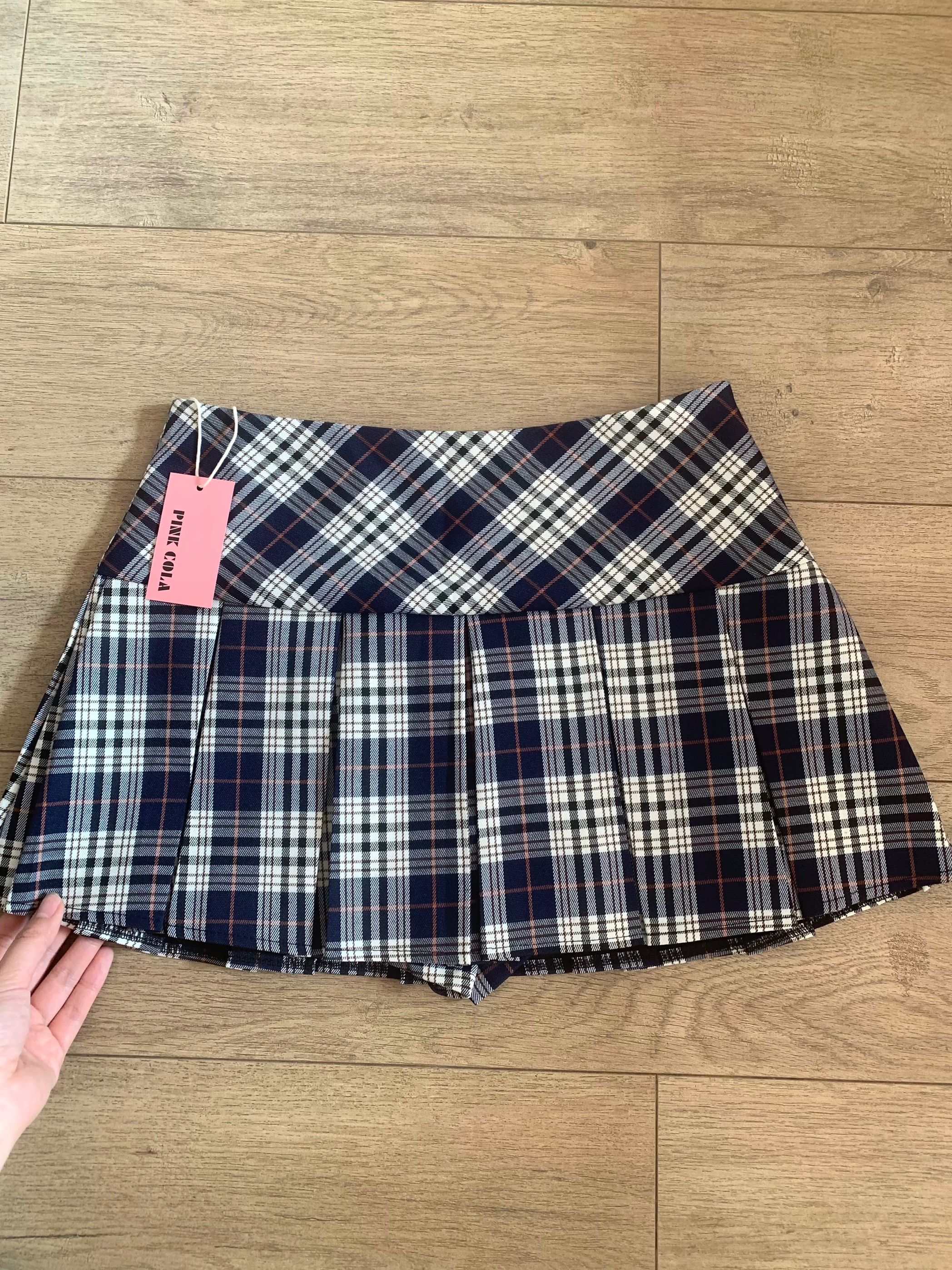 Plus Size Yellow Checkered Pleated Skirt for Women, High-Waisted A-Line Design, Summer College Style, Short Skirt for Petite Fashion