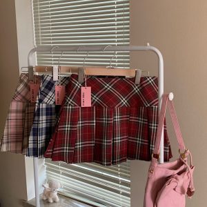 Plus Size Yellow Checkered Pleated Skirt for Women, High-Waisted A-Line Design, Summer College Style, Short Skirt for Petite Fashion