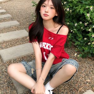 Red One-Shoulder Short Sleeve Women's Summer Letter Print Casual Off-Shoulder T-Shirt - Sexy Loose Slimming Top for Y2K Style