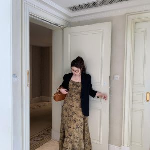 Red Tea Rose French Vintage Ink Wash Printed Slimming Long Dress - Slightly Chubby Fit, Perfect for 90s and Y2K Inspired Looks