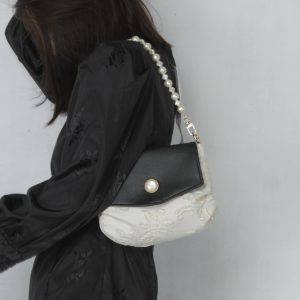 Retro Crossbody Underarm Bag for Women - Vintage Chinese-Style Hanfu Design, 2023 Trendy Niche Fashion Accessory