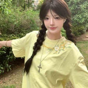 Retro Floral Embroidered Milk Yellow Short Sleeve T-Shirt for Women - Summer 2025 Trendy Half Sleeve Age-Reducing Top