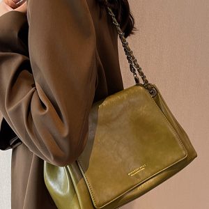 Retro French Style Large Capacity Underarm Bag with Chain, Commuter Crossbody Bag for Women, Fashionable and Chic