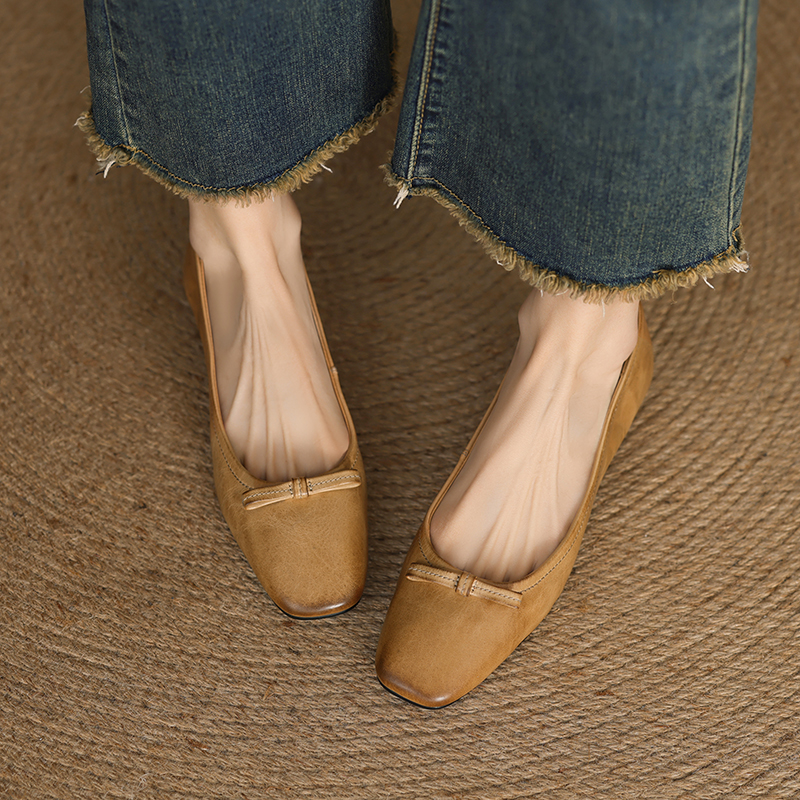 Retro Minimalist Genuine Leather Flats - Handmade Deer and Nara Cowhide Versatile Shallow Mouth Grandma Shoes for Women