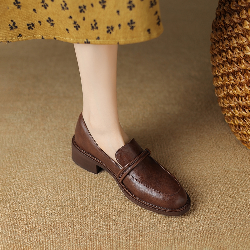 Retro-Style Chunky Heel Loafers for Women - Round Toe, Slip-On, Genuine Leather Flats, Italian Inspired Fashion