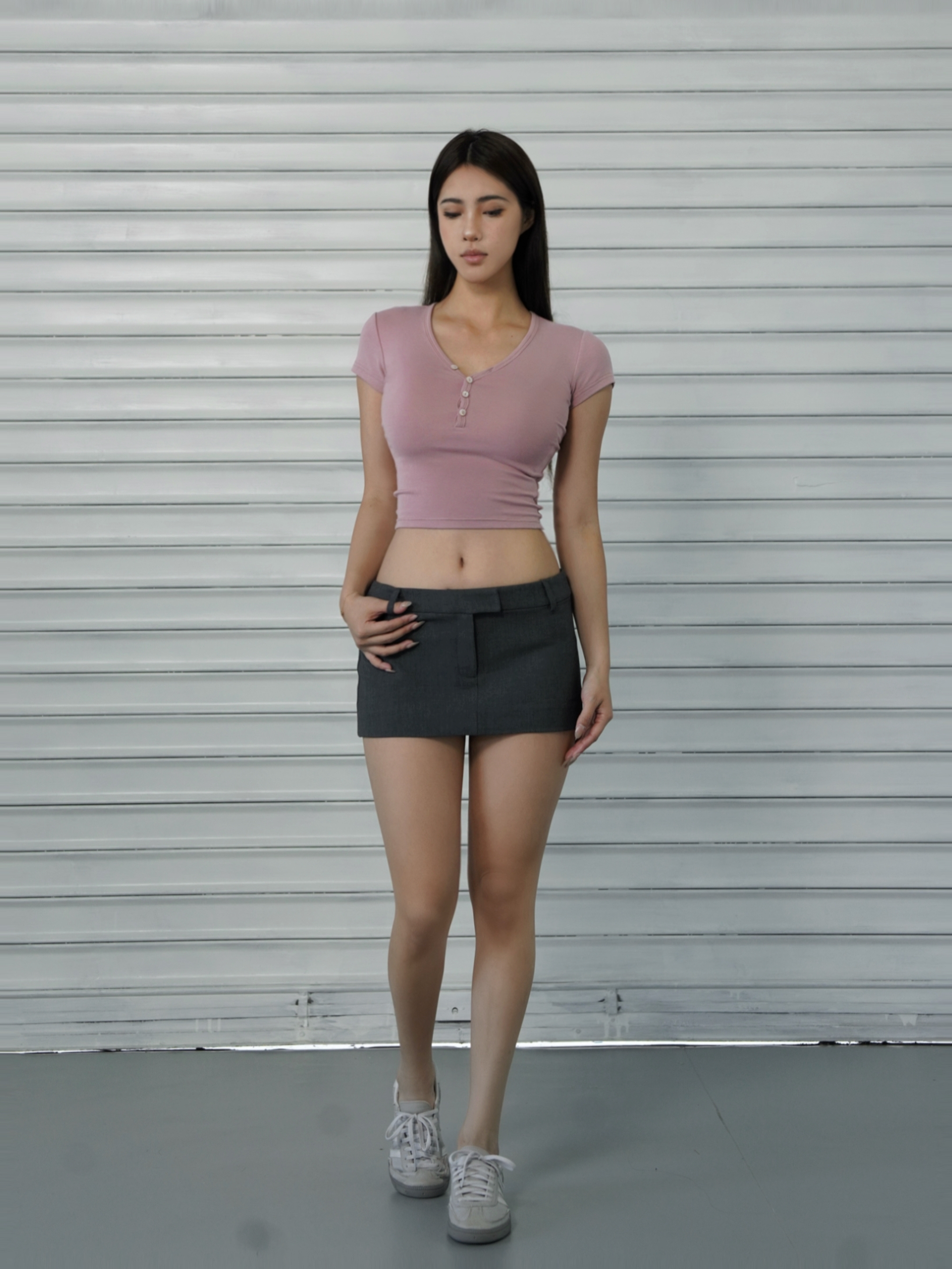 Slim Fit Short Sleeve Buttoned T-Shirt - Versatile Basic Top for Everyday Wear, Perfect for Casual and Smart-Casual Styles